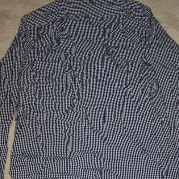 Button down - Picture 3 of 3